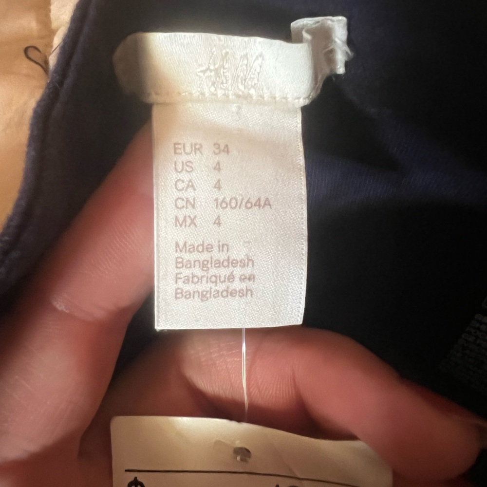 H&M Navy Shorts - Picture 3 of 3